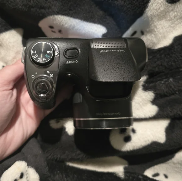 SonyDSC H300 Cybershot 20.1 MP Camera